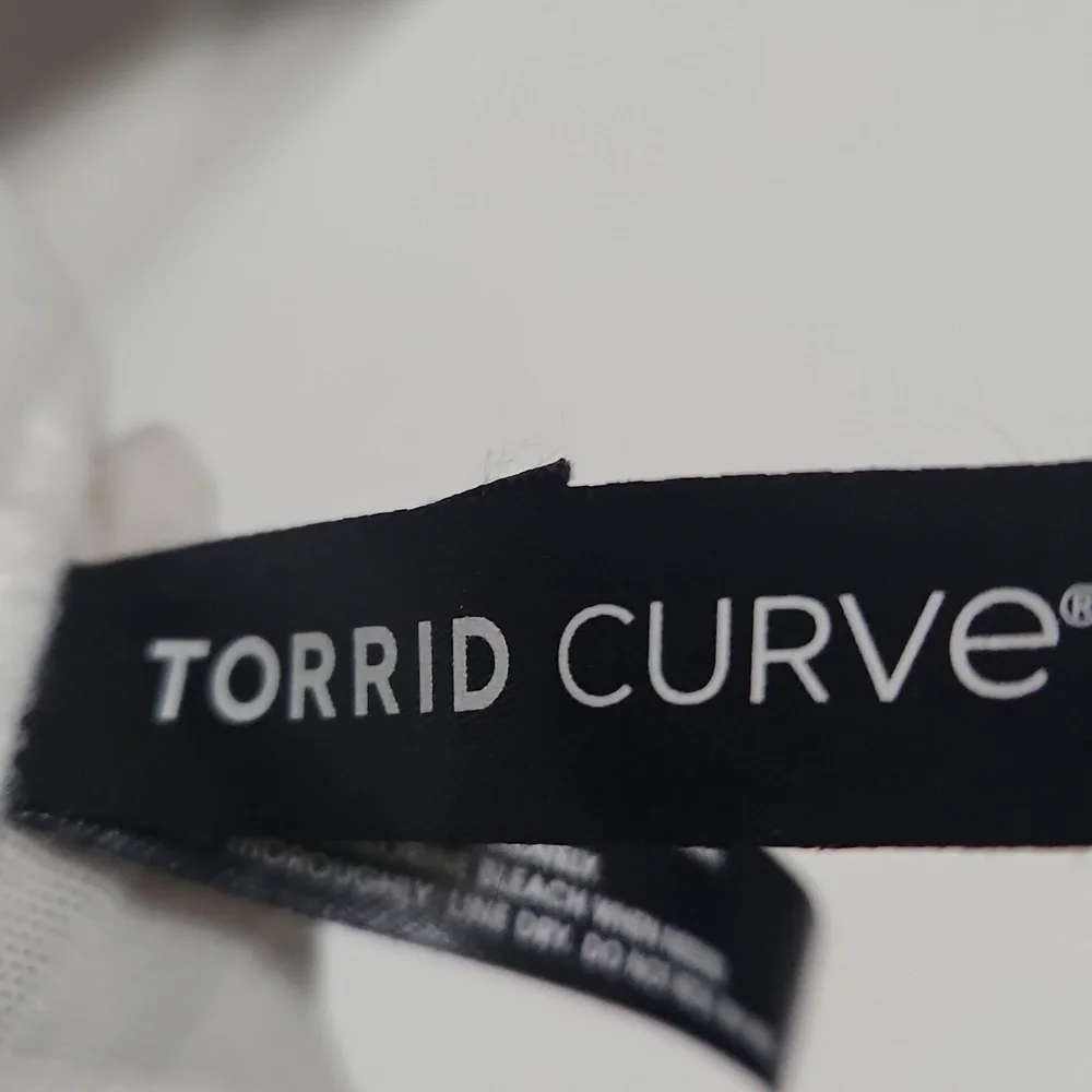 Torrid Curve Women's White Bra 360 Back Smoothing Wire Free Push Up Plunge